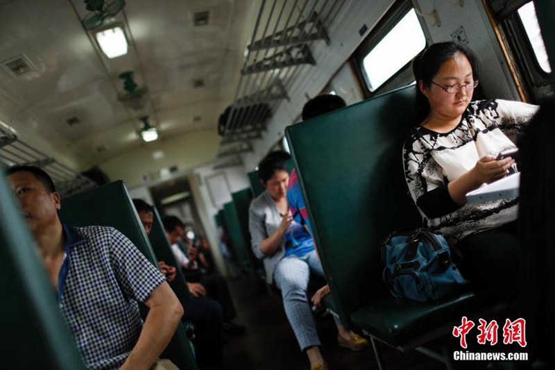 역사의 향기 속으로…베이징→톈진 8위안의 ‘녹피 기차’