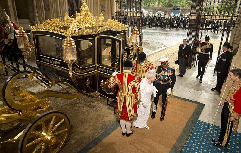 영국 여왕 호화 황금마차 등장, 제작기간 10년