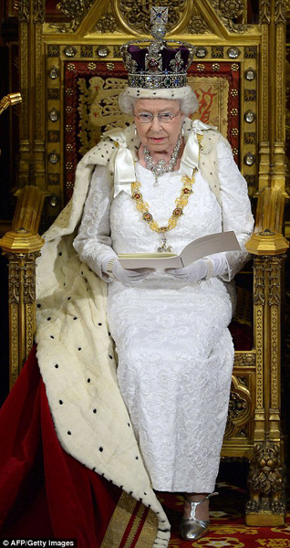 영국 여왕 호화 황금마차 등장, 제작기간 10년