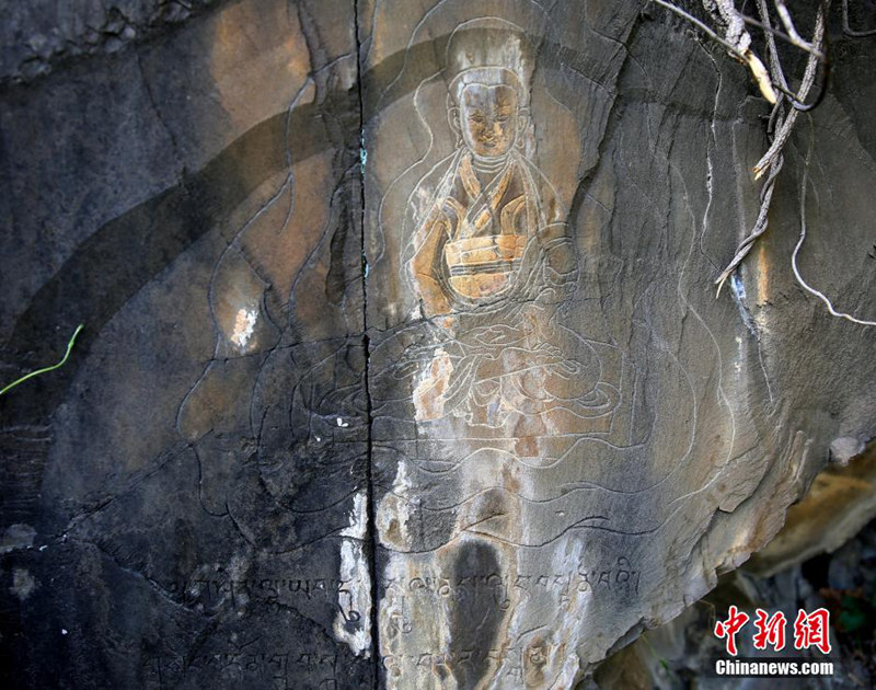 쓰촨성 진촨에서 분교(苯教)의 천년 마애조각 발견
