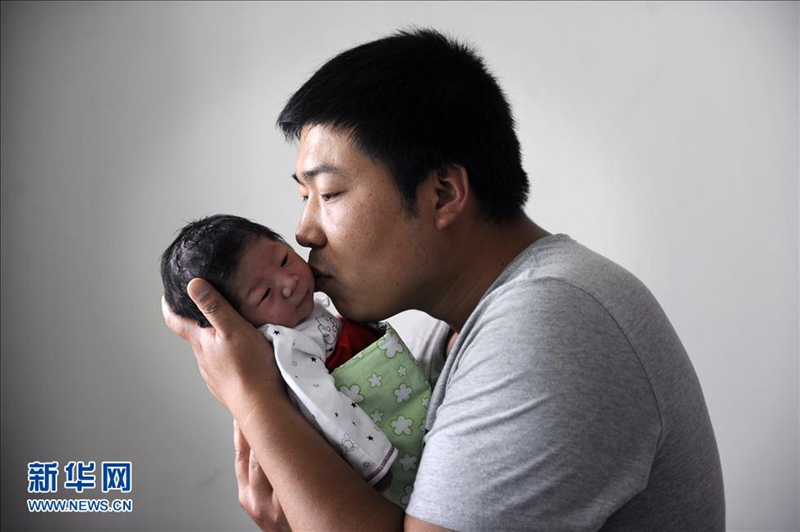 ‘아버지의 날’ 맞은 아빠들 “아기가 최고의 선물”