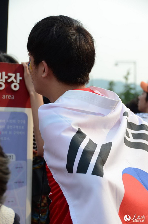 월드컵 한국-러시아 1:1 무승부, 열띤 거리응원 펼쳐져