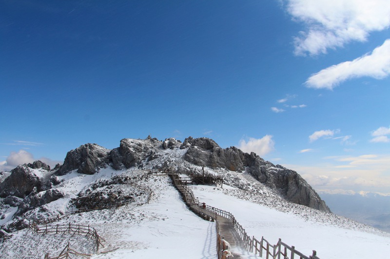 샹그리라의 가장 아름다운 관광지, 스카(石卡) 설산