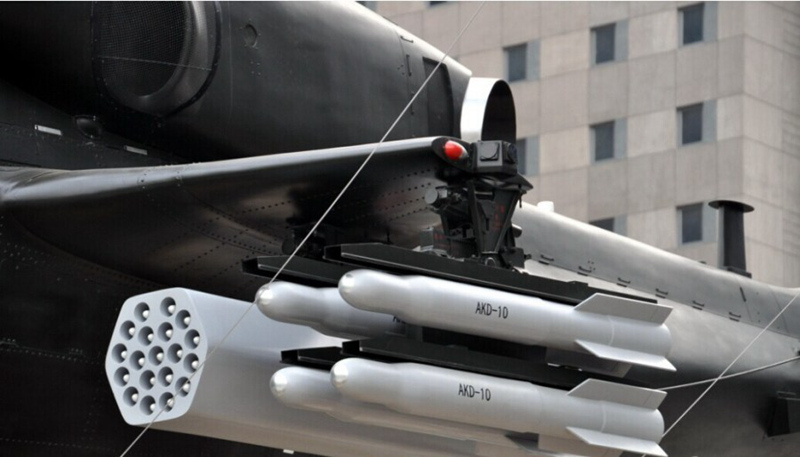 中 자체개발한 무장헬기 WZ-10, 베이징 거리에 등장