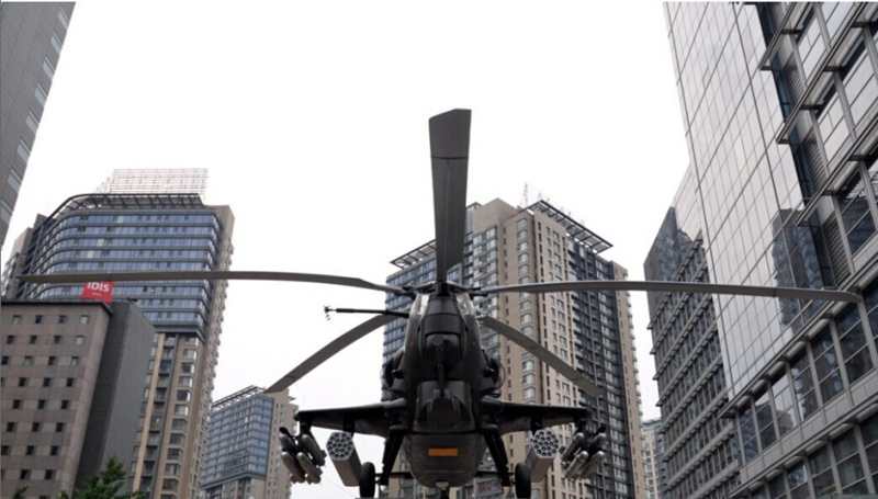 中 자체개발한 무장헬기 WZ-10, 베이징 거리에 등장