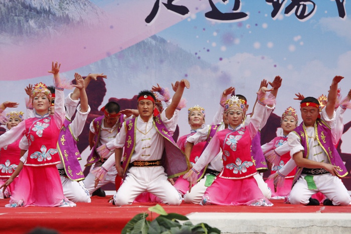시버(錫伯)족의 전통명절,시첸제(西遷節)