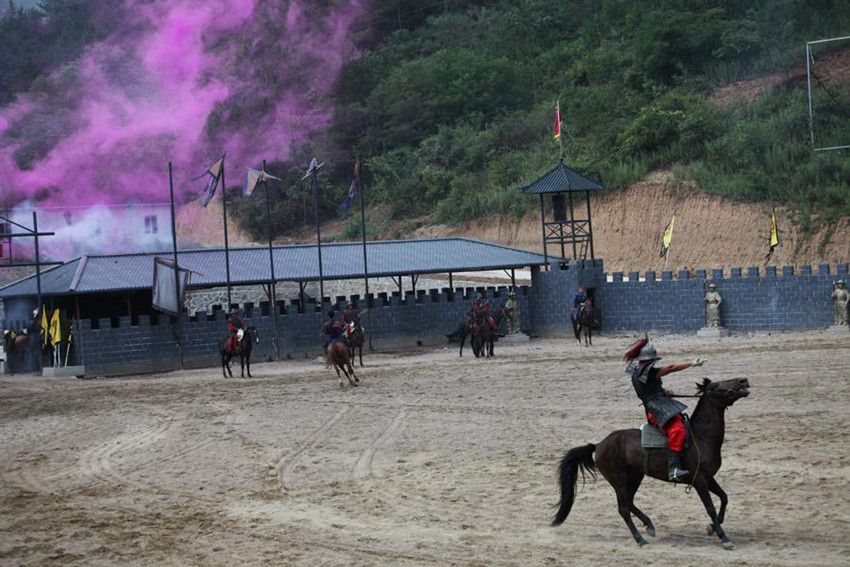 산시 촹왕자이서 고대 마상전(馬上戰) 공연 재현해 