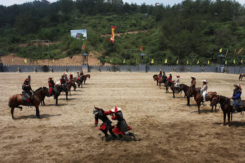 산시 촹왕자이서 고대 마상전(馬上戰) 공연 재현해 
