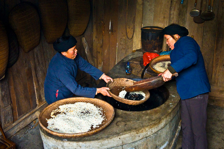 토가족(土家族)의 전통명절,궈간녠(過趕年)