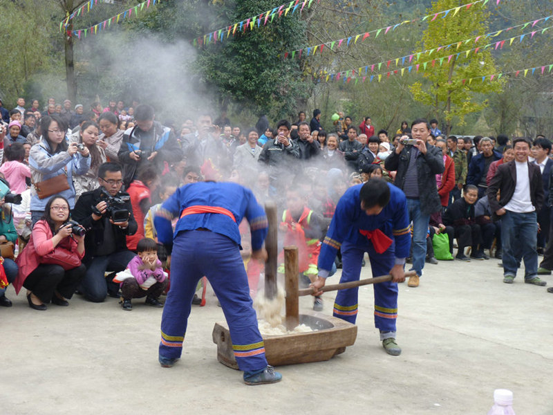 무로(仫佬)족의 전통명절,무라오녠(仫佬年)