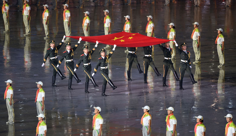 난징 유스올림픽 개막식...중화인민공화국 국기 입장식