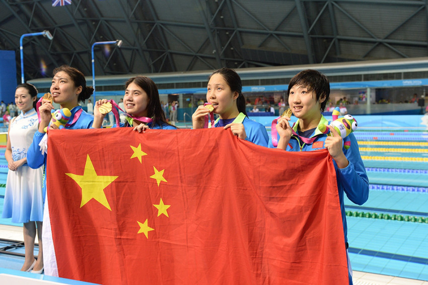 난징 유스올림픽: 中 수영 여자계주팀 우승 