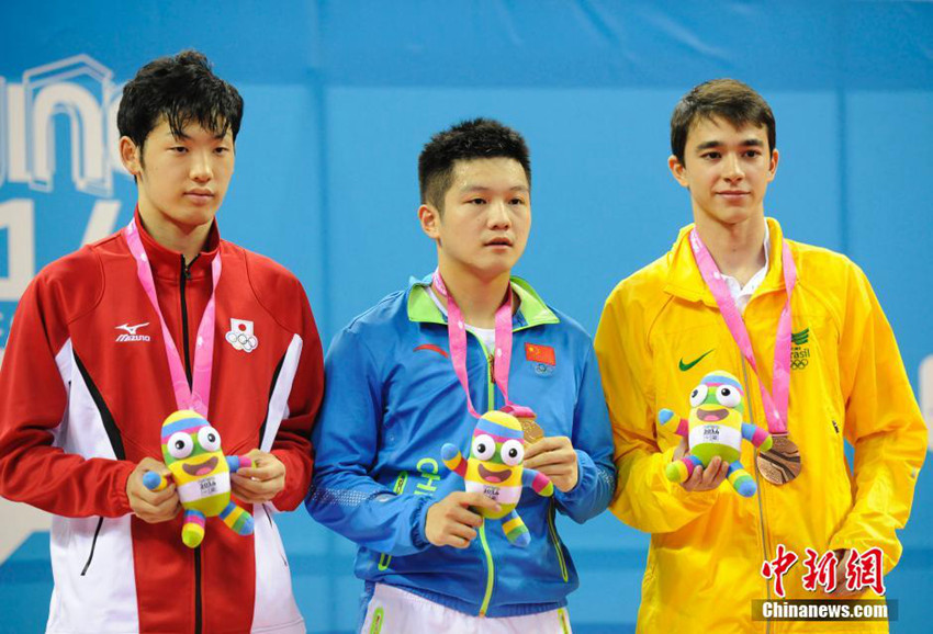 난징 유스올림픽: 탁구 남자 개인 中 판전동 금메달 획득