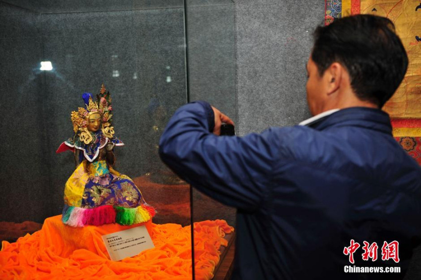 역대 달라이라마와 판첸 라마가 중앙정부에 헌납한 예물전 열려