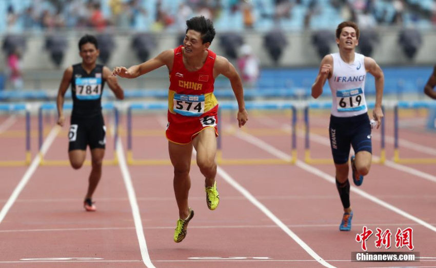유스올림픽:중국 쉬즈항 선수 400m 허들 우승