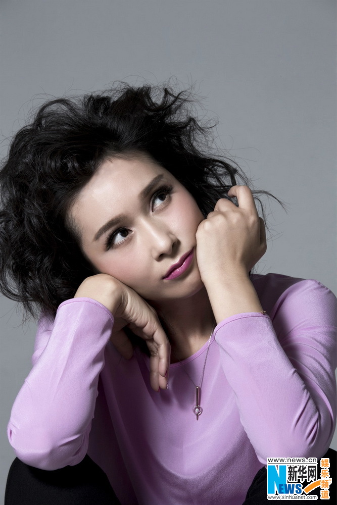 혼혈 미인 양궁루 최신 화보 대 공개, 여전히 매력 넘쳐