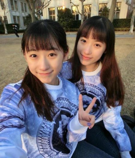 푸단大 쌍둥이 자매 인터넷 화제, ‘청순함+귀여움’