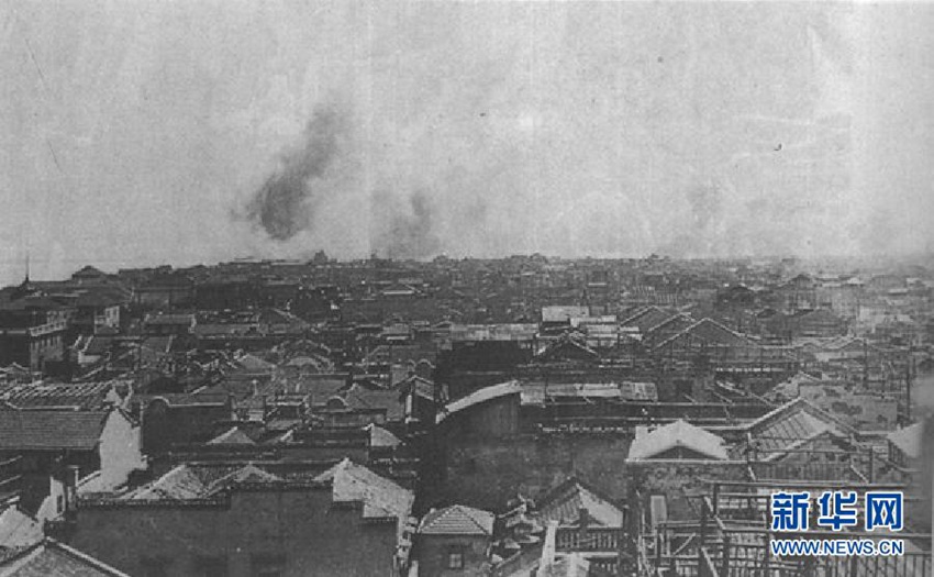 일본군에 의해 폭격 당한 한커우(漢口)