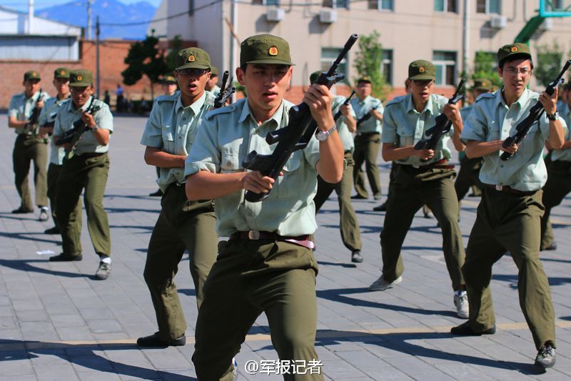 베이징大 새내기 군사훈련…훌륭한 인품 배양의 출발점