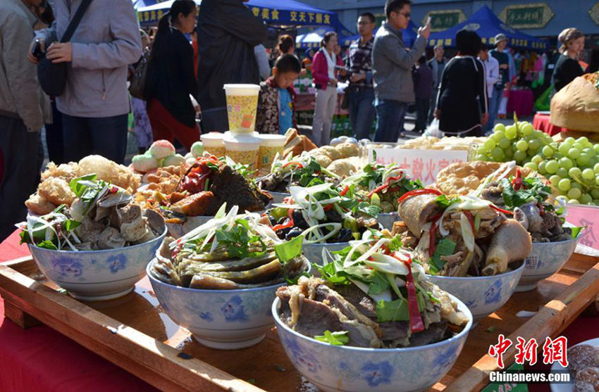 신장 옌치현 성립 60주년 ‘입맛 당기는’ 푸드 축제 개최