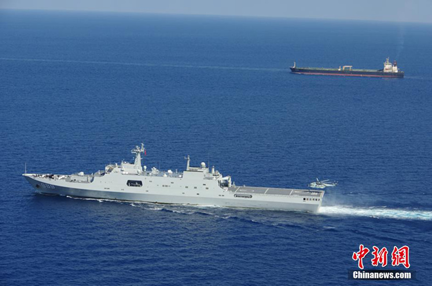 아덴만 중국 해군 호위편대, 헬리콥터 비행훈련 실시 