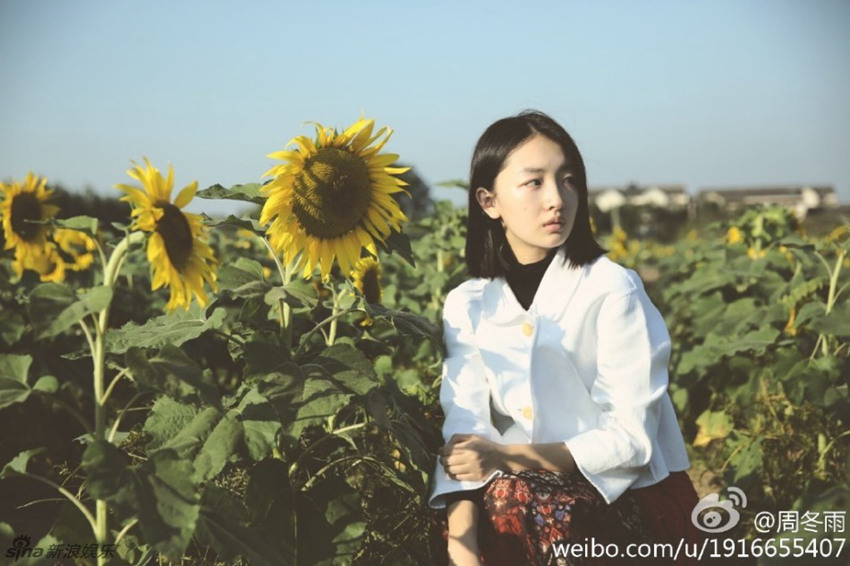 20대 여배우 저우둥위 생얼 청순미 발산, 남심 자극