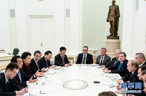 리커창-푸틴 회동 “에너지•금융•고속철 협력 추진”
