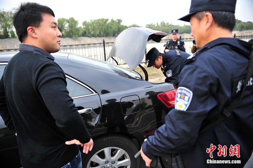 베이징, APEC 보안 강화…얼굴 식별 카메라 설치