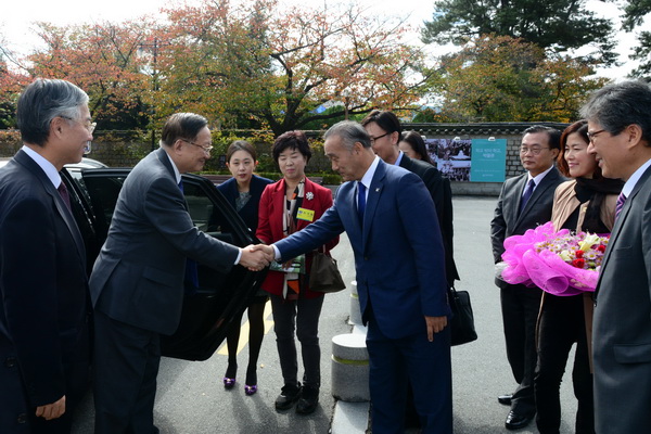 탕자쉬안 중국 前 외교담당 국무위원 경주 방문