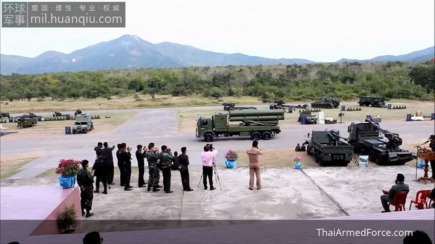 중국 WS-1 로켓포 태국서 위용 과시   