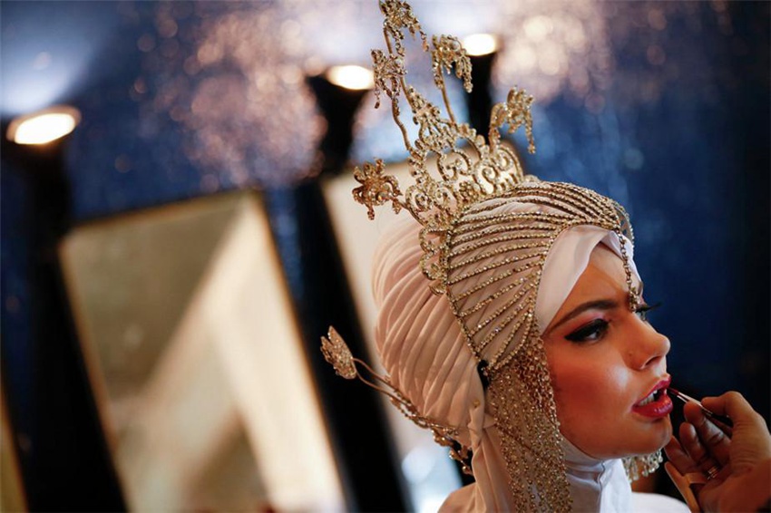 이슬람 패션쇼, 종교와 패션의 융합 선보여
