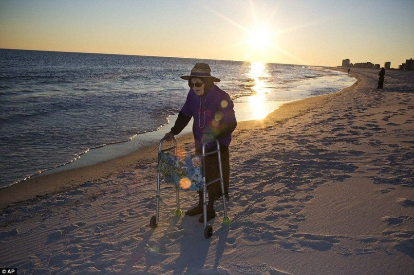 101세 할머니 생일 소원 성취…‘바다 구경’ 
