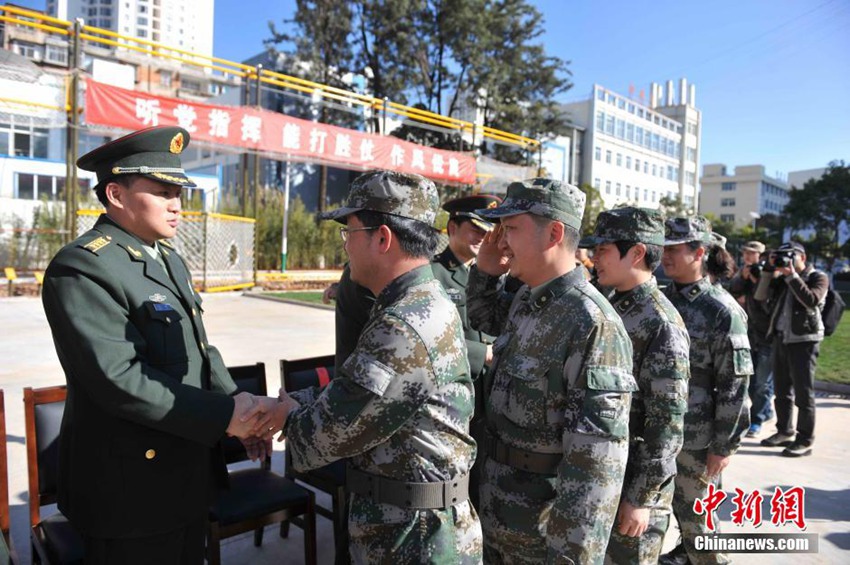 청두군구 소속 의료진 24명, 에볼라 지역에 파견돼