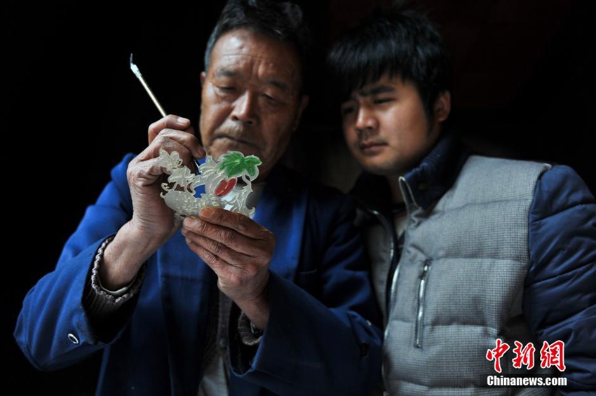 카메라에 담은 23세 청년의 그림자극 인생