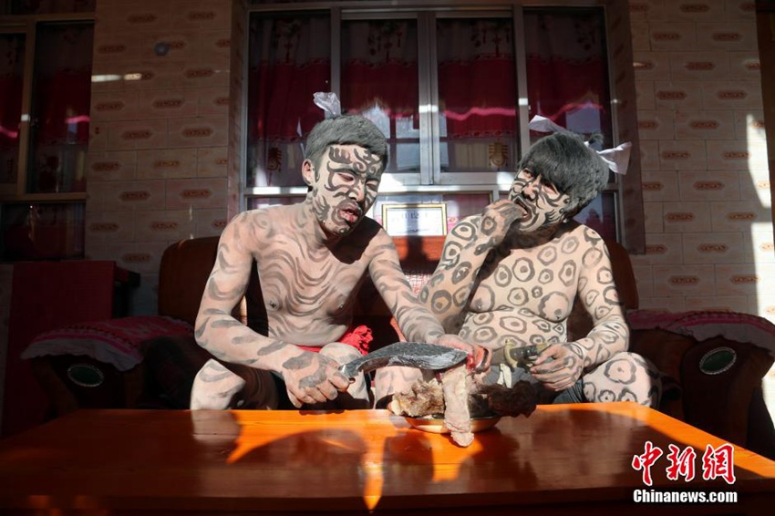 칭하이 토족, ‘우투 춤추기’로 새해 평안 기원