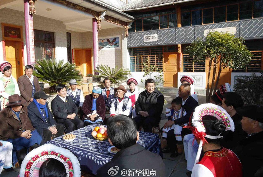 시진핑, 윈난 다리 농가 방문 “양옥보다 편안해”