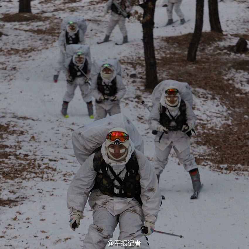 선양 군구 특수부대원, 동계 스키 훈련 실시