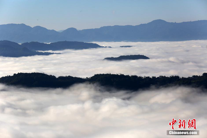 윈구이고원의 구름바다, 신비로운 절경 연출