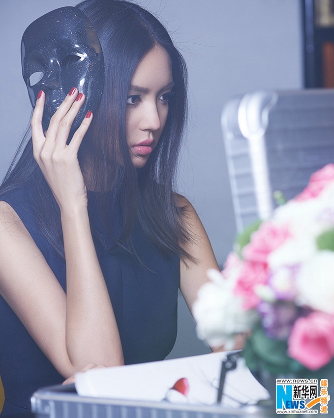 미녀 스파이로 변신한 장쯔린, 강렬한 이미지 발산