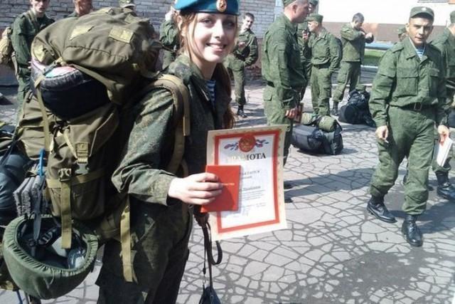 미모의 러시아 공수부대원, 반전 매력의 사진공개