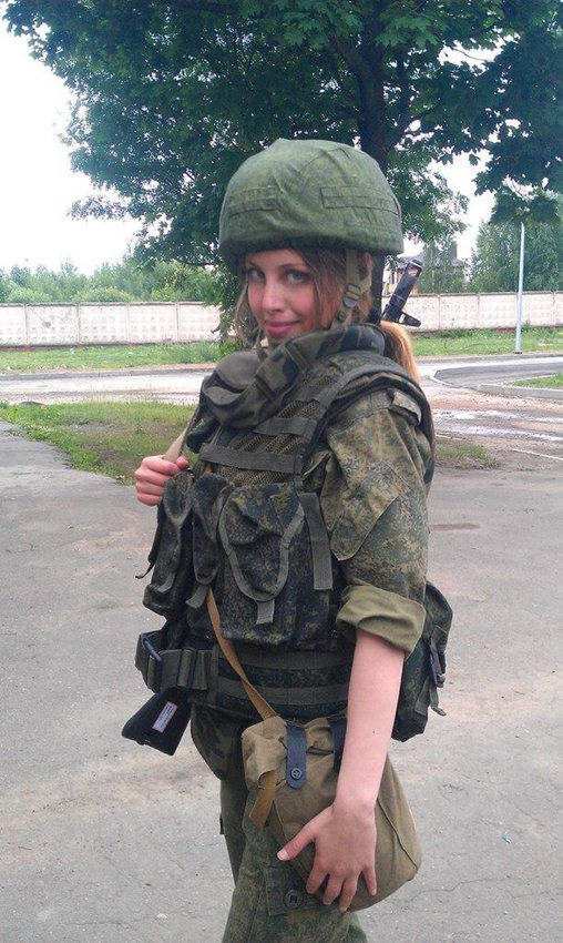 미모의 러시아 공수부대원, 반전 매력의 사진공개