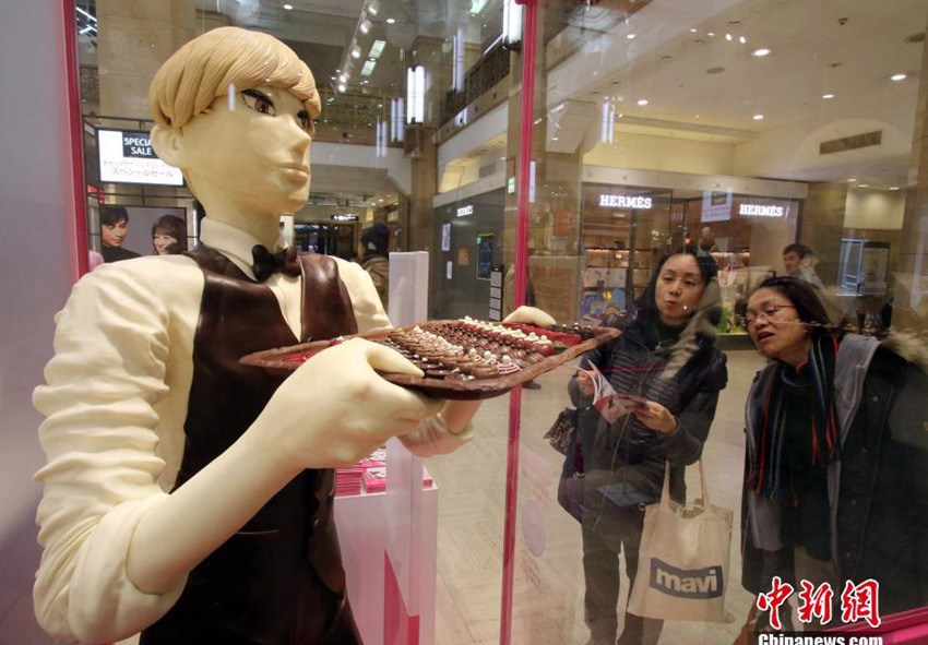日 발렌타인데이 특수 마케팅…사람 크기의 초콜릿 출시