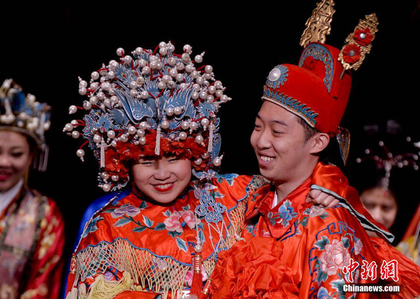 베이징 다관위안, 홍루몽 전통의상 공연 펼쳐