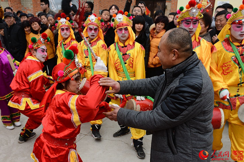 산둥 전통 풍습…‘앙가’로 떠들썩한 신년맞이