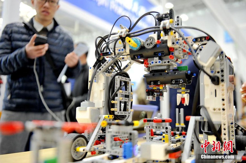 중국제조업 박람회가 톈진서 개막, 로봇의 ‘중국꿈’