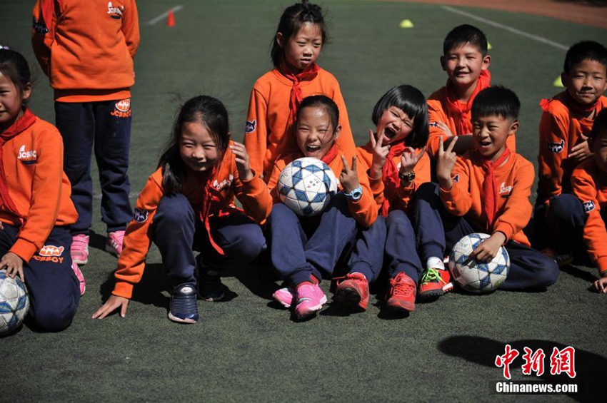 쿤밍 초등학교와 프로축구단, 학교 축구 발전 모색