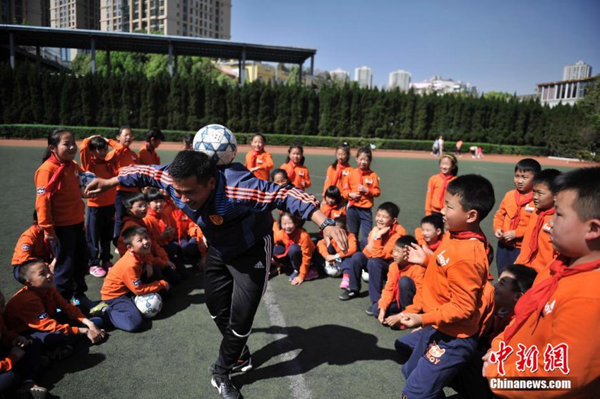 쿤밍 초등학교와 프로축구단, 학교 축구 발전 모색