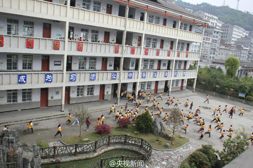 구이저우 5.5 규모 지진발생, 재빠른 대피로 인명사고 없어 