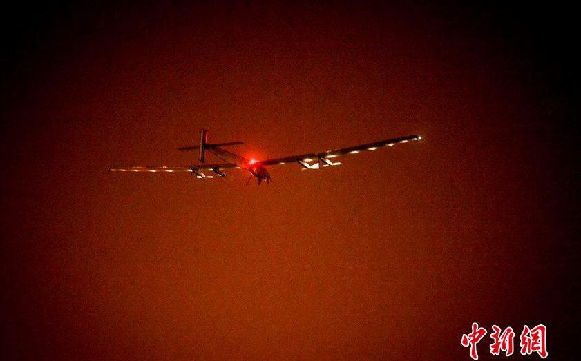 세계 최대 태양열 비행기‘솔라 임펄스2호’충칭(重慶) 도착