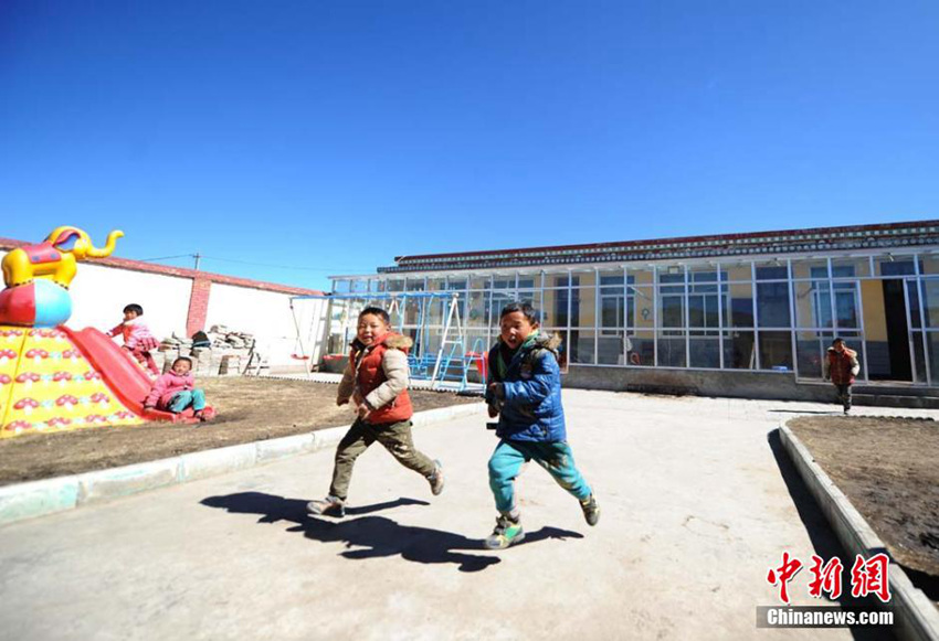 간쑤 티베트인 집단 거주지역 무료 목민 유치원 탐방